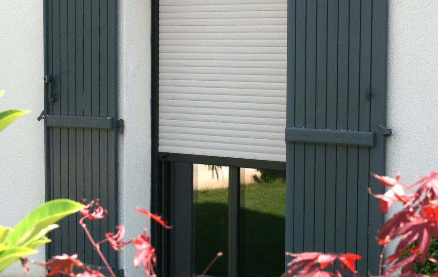 Volets battants roulants et occultants à Aubenas