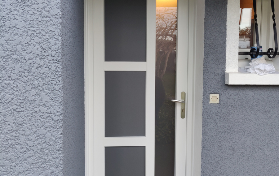 Notre gamme de portes d'entrée en PVC CLASSIQUE et PVC CONTEMPORAINE à Aubenas